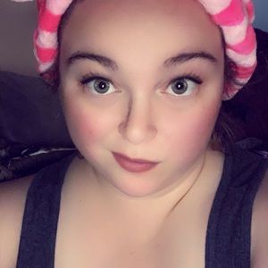 Meet your Posher, Kayla